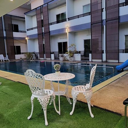 The S.G Hotel Buriram Exteriör bild