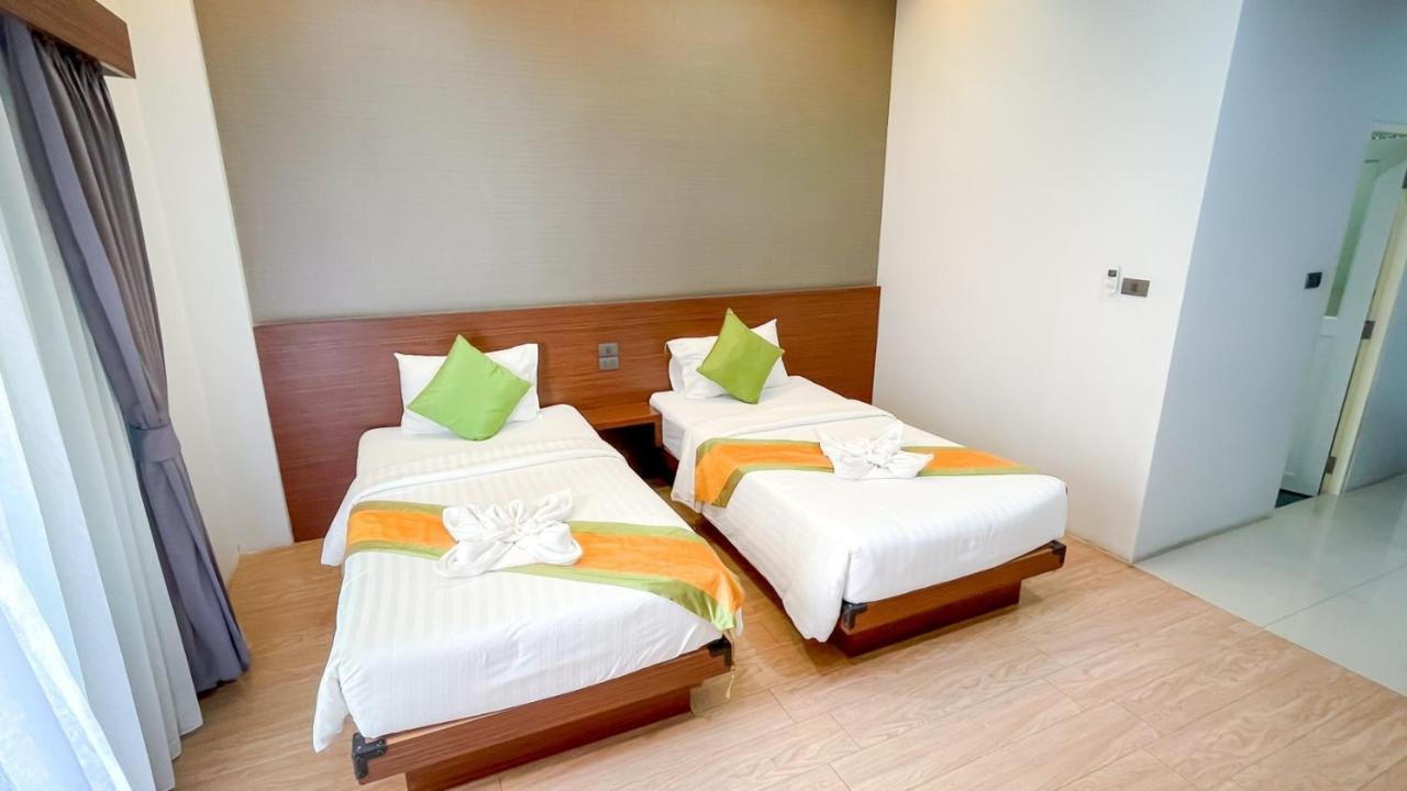 The S.G Hotel Buriram Exteriör bild