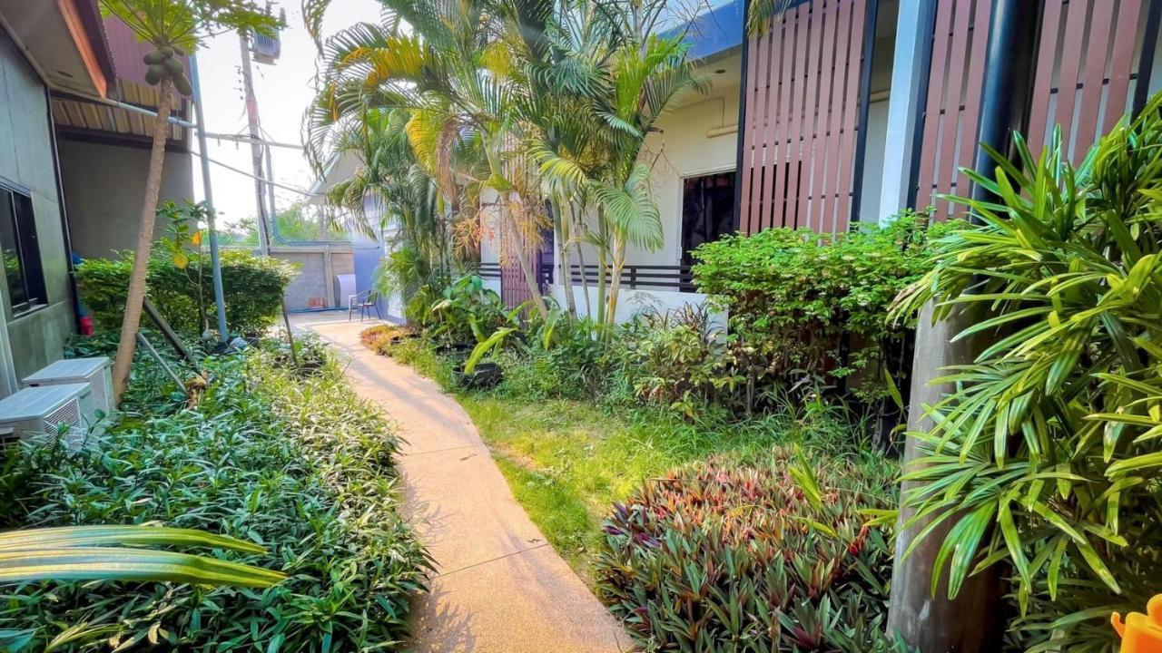 The S.G Hotel Buriram Exteriör bild