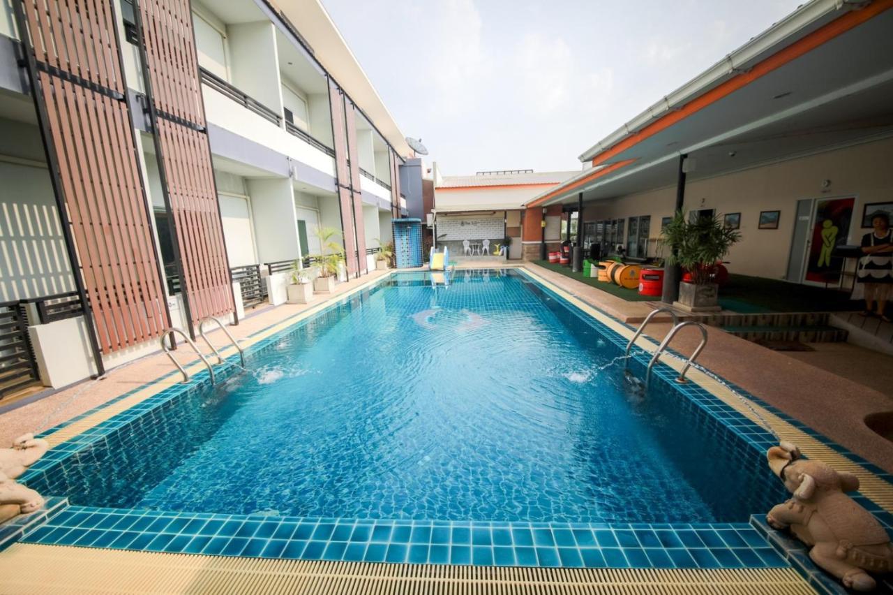 The S.G Hotel Buriram Exteriör bild
