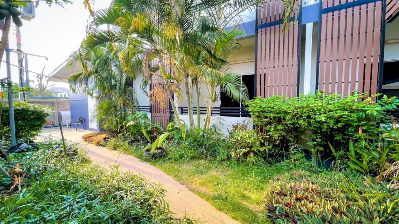 The S.G Hotel Buriram Exteriör bild