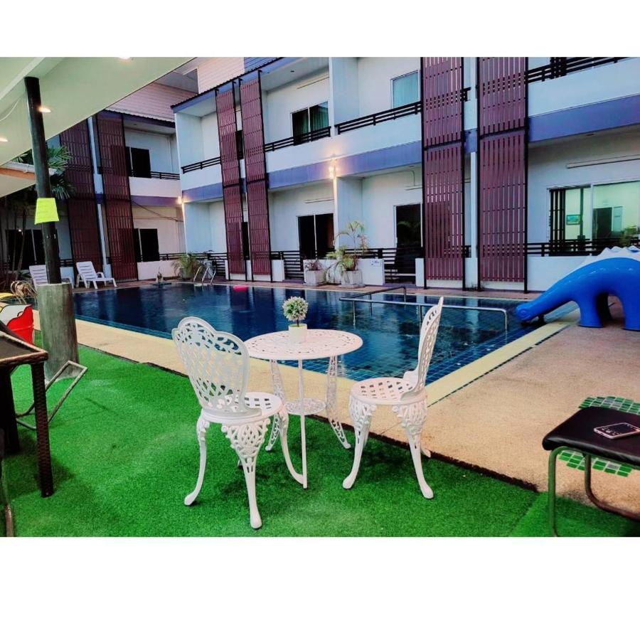 The S.G Hotel Buriram Exteriör bild
